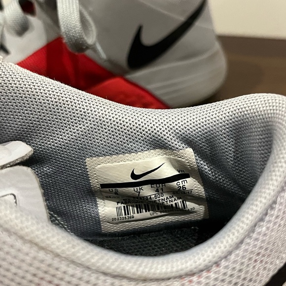 MENS RUNNING SHOE - Picture 7 of 8